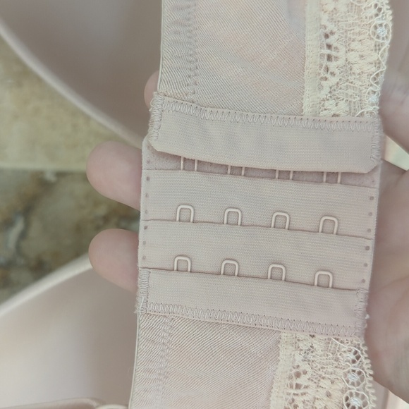 44DD Nude Adore Me Bra Minimalist Simple Basic - Picture 6 of 10